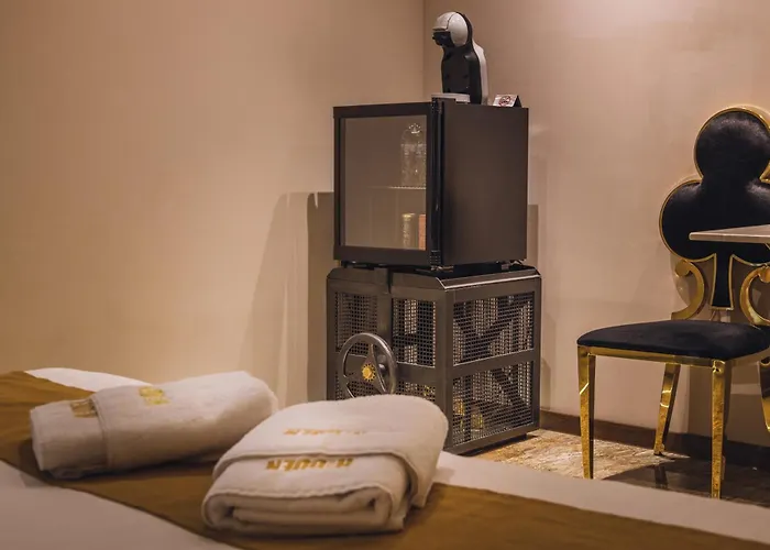 Hidden Bank: Golden Appartement