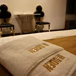 Hidden Bank: Golden Апартаменты *