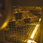 Hidden Bank: Golden Апартаменты