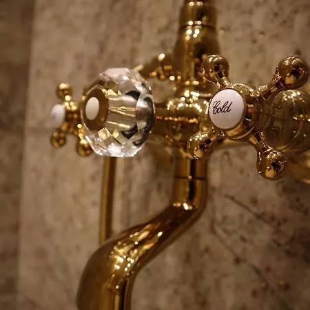 شقة Hidden Bank: Golden *