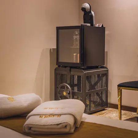 Hidden Bank: Golden דירה