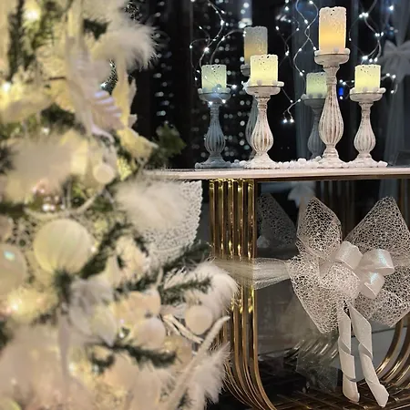 Hidden Bank: Golden شقة *