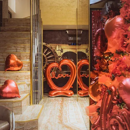 Hidden Bank: Golden דירה