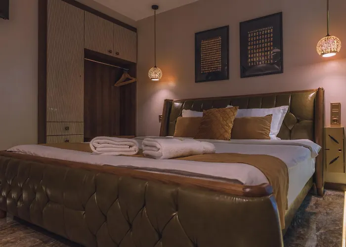 Hidden Bank: Golden Apartman *